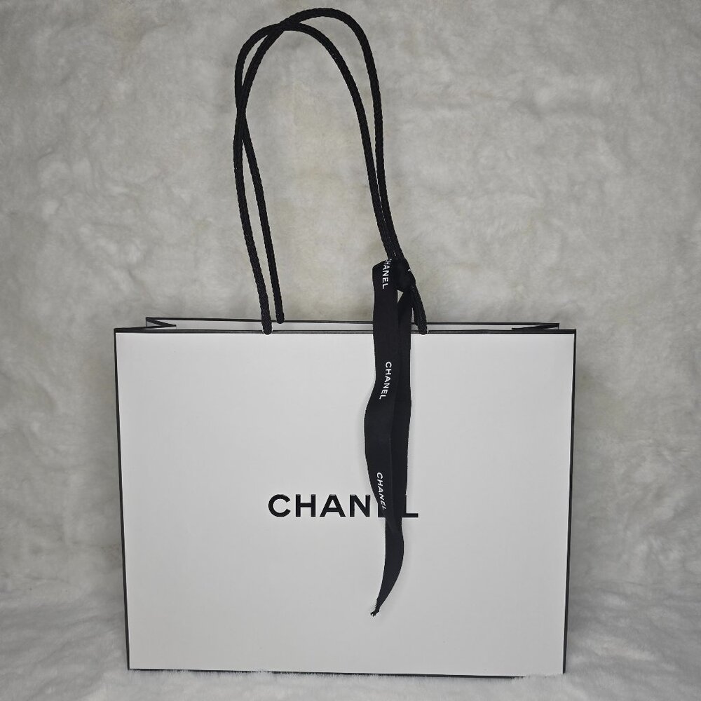CHANEL Gift Bag L10"xH7.90"xW3"